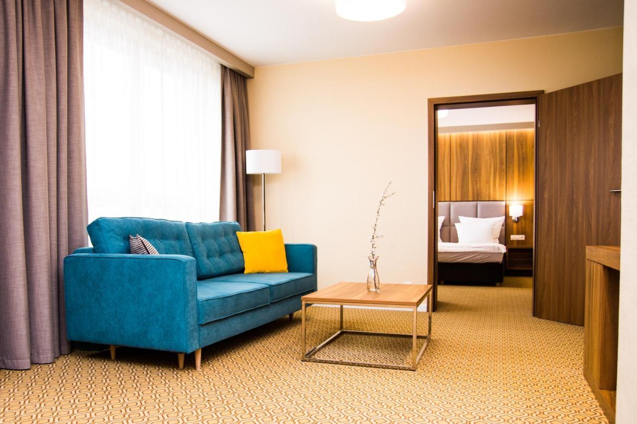 Ruben Hotel Zielona Gora ภายนอก รูปภาพ