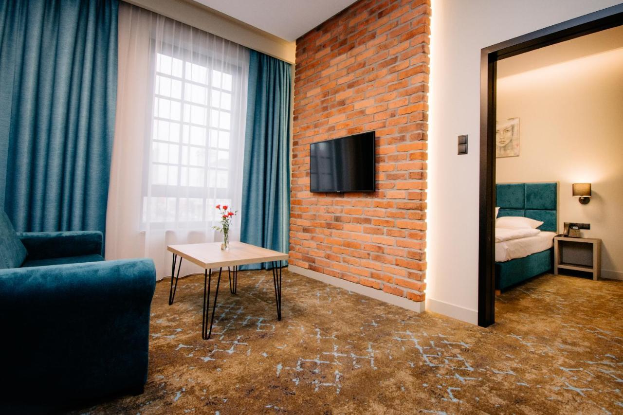 Ruben Hotel Zielona Gora ภายนอก รูปภาพ