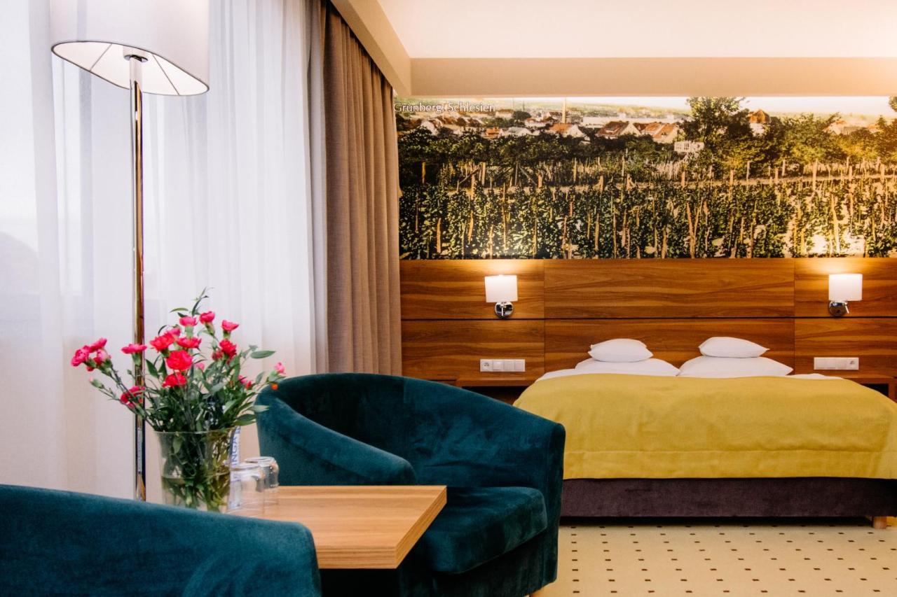 Ruben Hotel Zielona Gora ภายนอก รูปภาพ